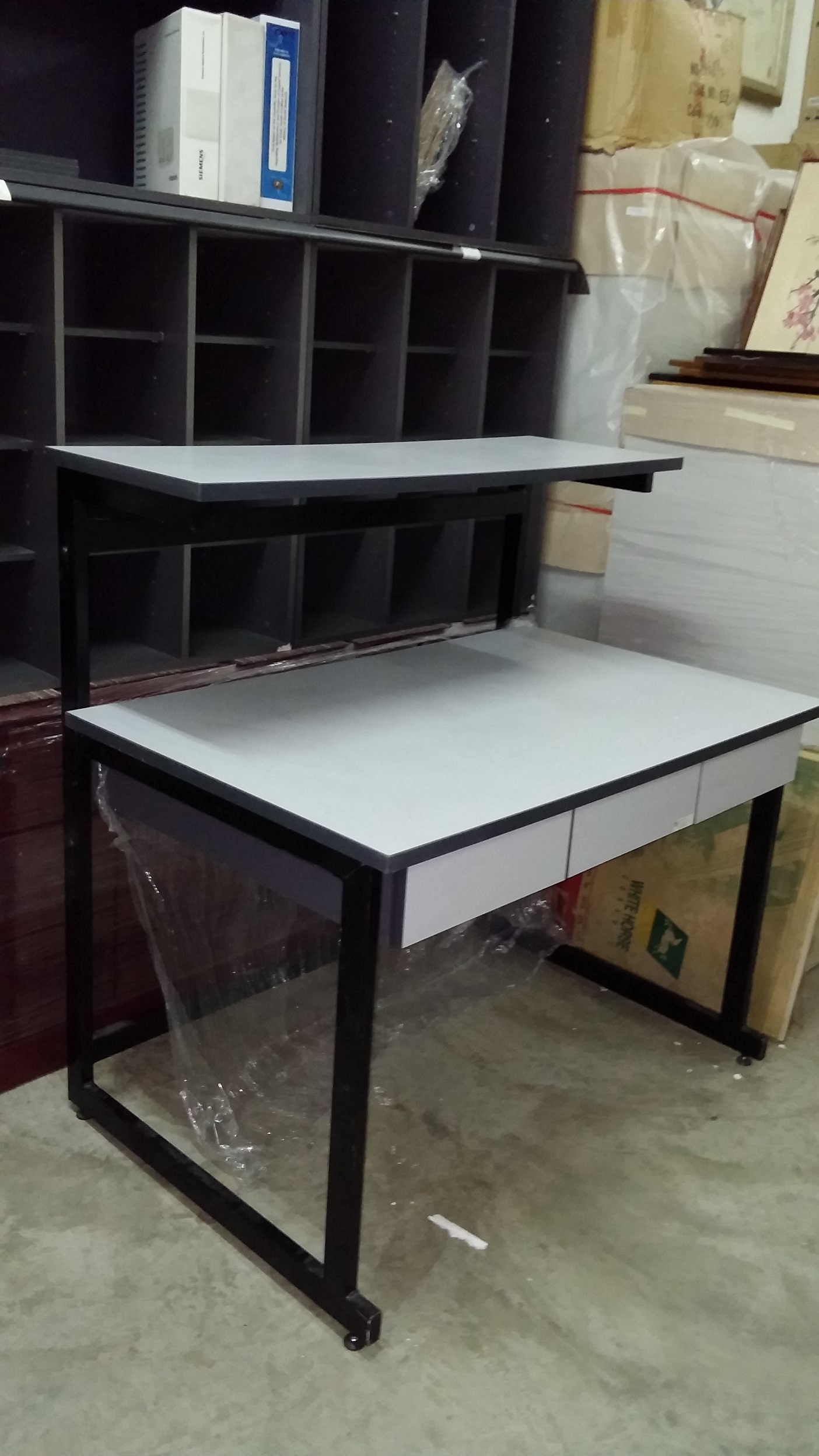 Working Table with 3 drawer